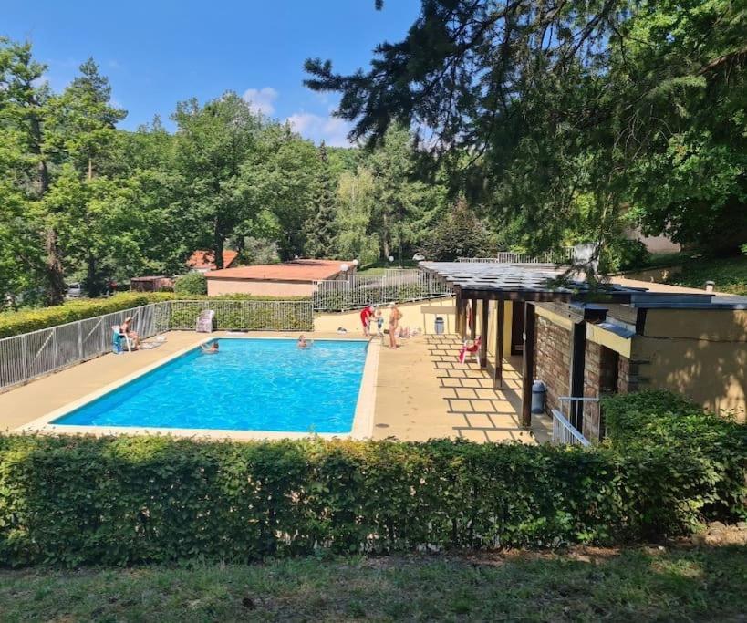 Appartement Au Calme Dans Residence Avec Piscine Boersch Bagian luar foto